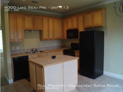 Building Photo - Lake Beau Pre Townhouse Near LSU