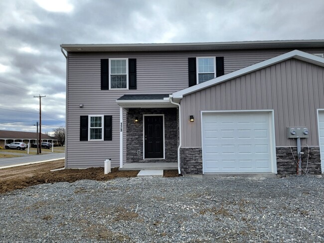 Building Photo - 173 Robert Cir