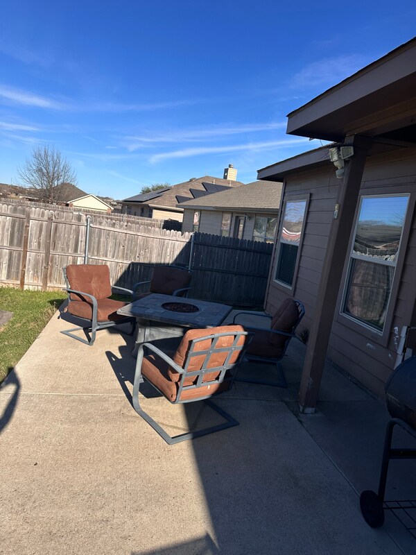 Foto del edificio - 608 Poncho Ln