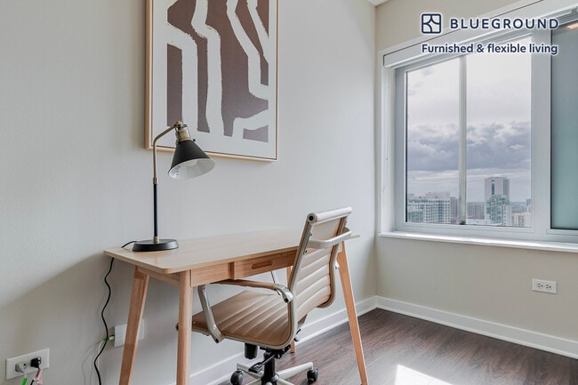 Building Photo - 121 W Chestnut St