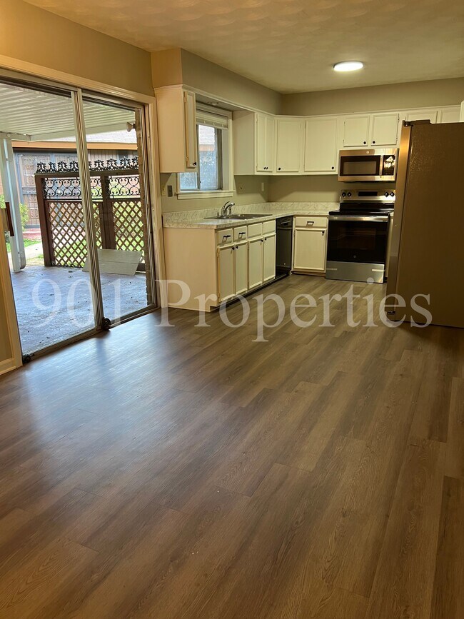 Foto del edificio - 5140 Longmeadow Cove