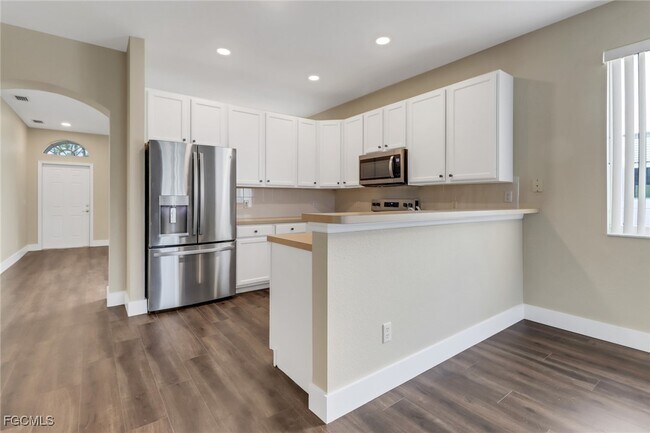 Foto del edificio - 14290 Reflection Lakes Dr