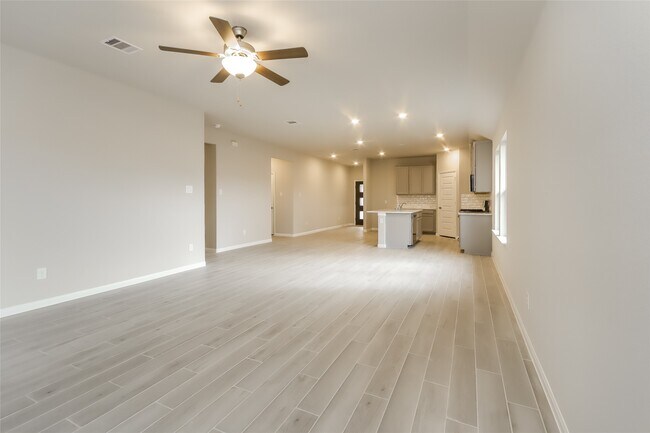 Foto del edificio - 610 Ellwood Terrace Ln