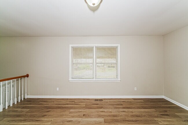 Building Photo - 629 16th Terrace Cir NW