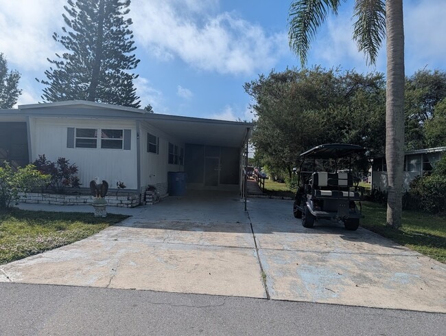 Building Photo - 74 Lone Pine Ave