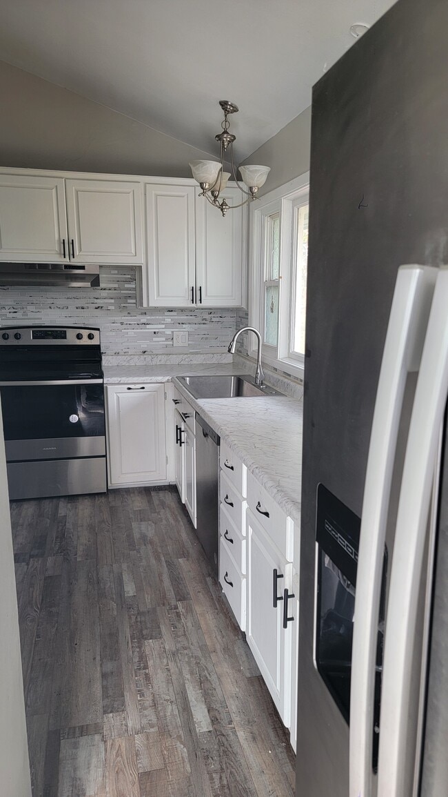 Building Photo - 2531 Lynner Dr