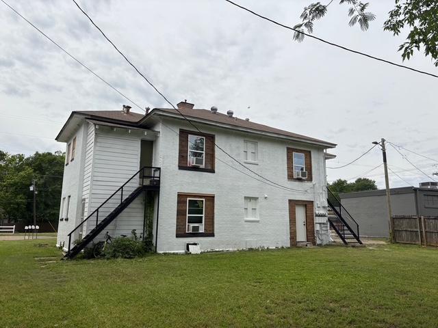 Building Photo - 406 S Fredonia St