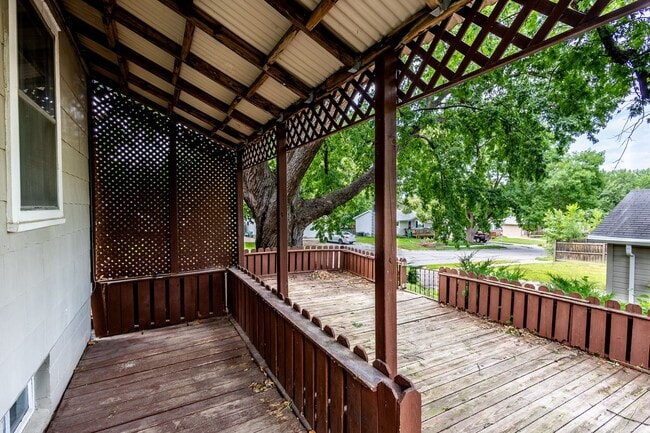 Building Photo - Charming 2BD/1BA House!!!!
