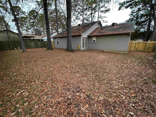 Foto del edificio - 9 Oak Forest Dr