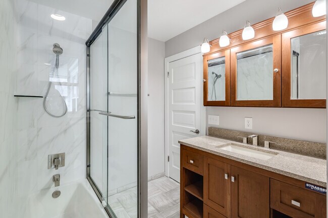 MASTER BATH - 309 Warwick Rd