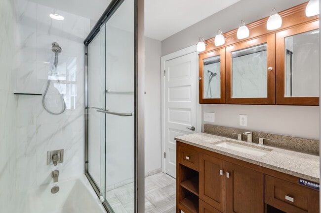 MASTER BATH - 309 Warwick Rd