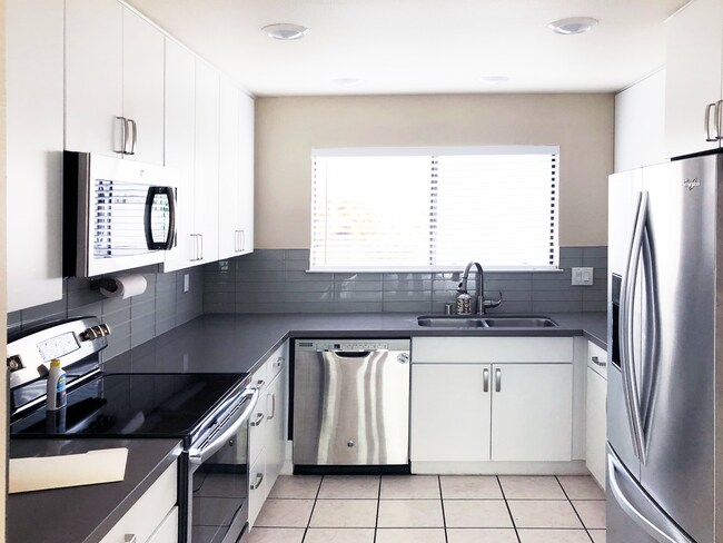 Remodeled Kitchen with Sainless Steel Appliances - 2417 Golf Links Cir
