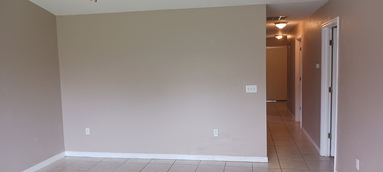 Building Photo - 502 Albatross Dr