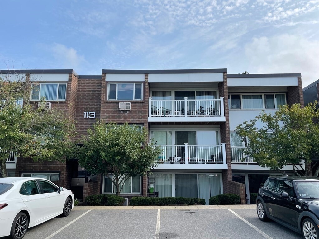 Primary Photo - 113 Walnut St