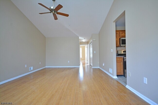 Building Photo - 146 Potomac Dr
