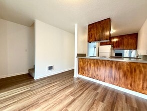 Building Photo - 4447 SW Garden Home Rd