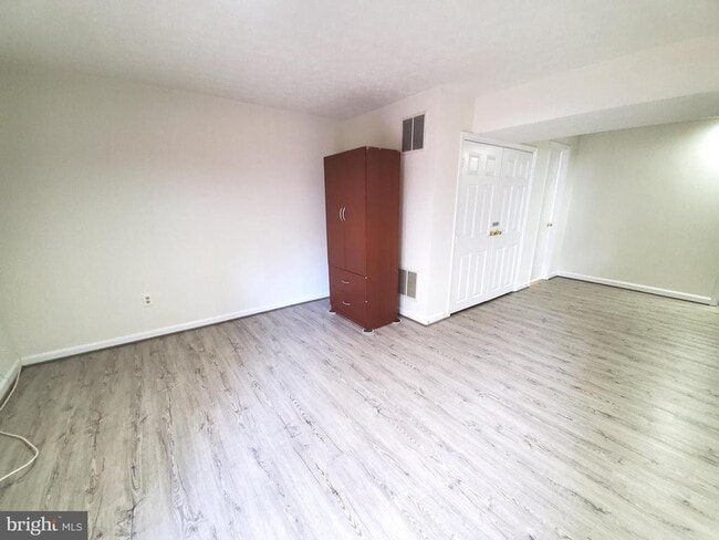 Building Photo - 7495 Digby Grn