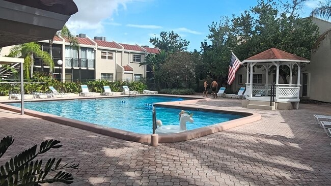 Building Photo - 5214 NE 6th Ave