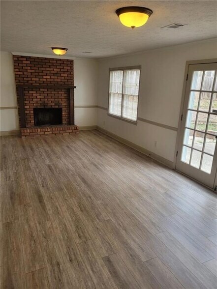 Foto del edificio - 3717 Leisure Ct