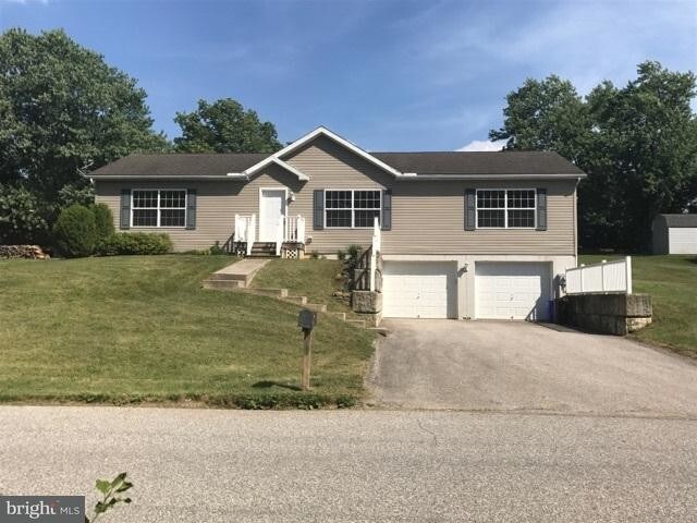 Primary Photo - 201 Ridge Ave