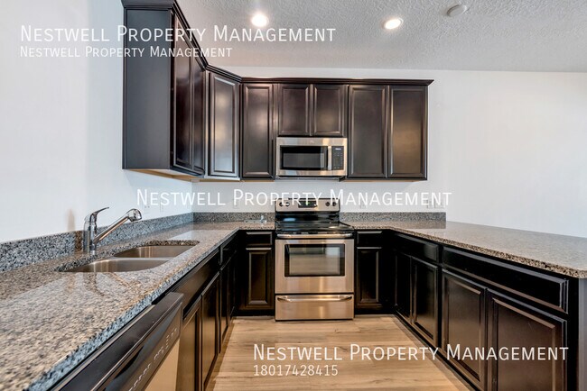 Building Photo - Cute 3-bed Townhome located in Vineyard