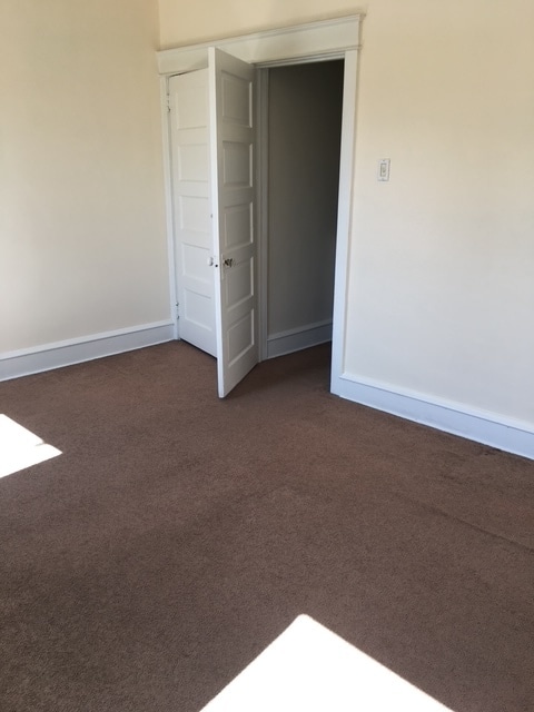 LR w/closet - 359 W Chester Pike