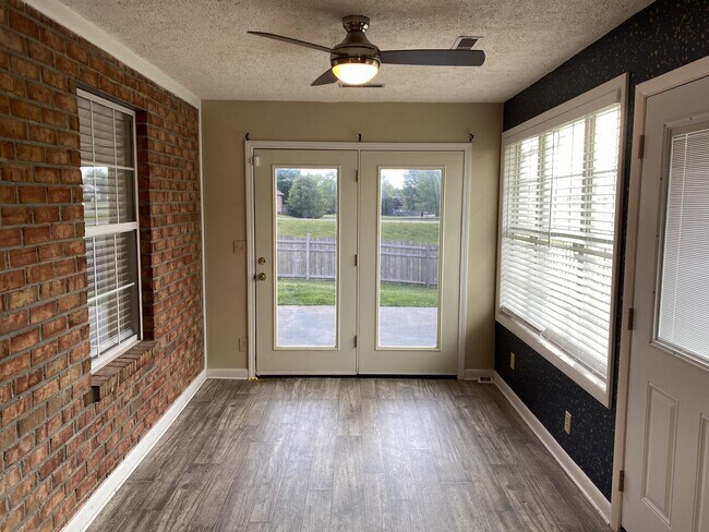 Foto del edificio - 1316 Liverpool Ln