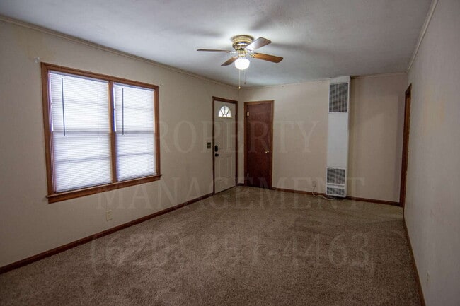 Building Photo - 2 Bedroom 1 Bath