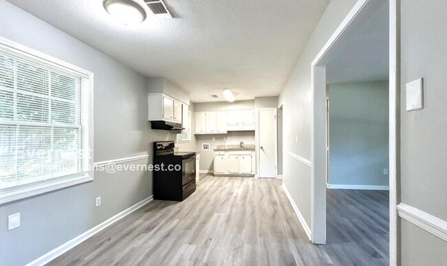 Foto del edificio - 3674 Ridgemont Ave