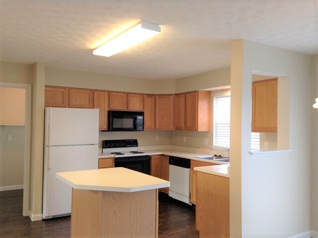 Foto del edificio - 10103 Edgerton Dr