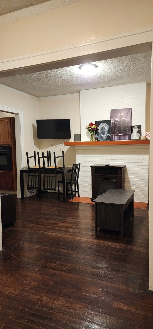 Foto del edificio - 8410 Brush St