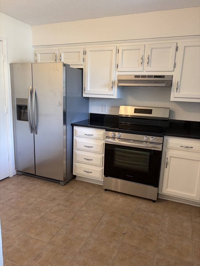 Building Photo - 12854 W 110th Terrace