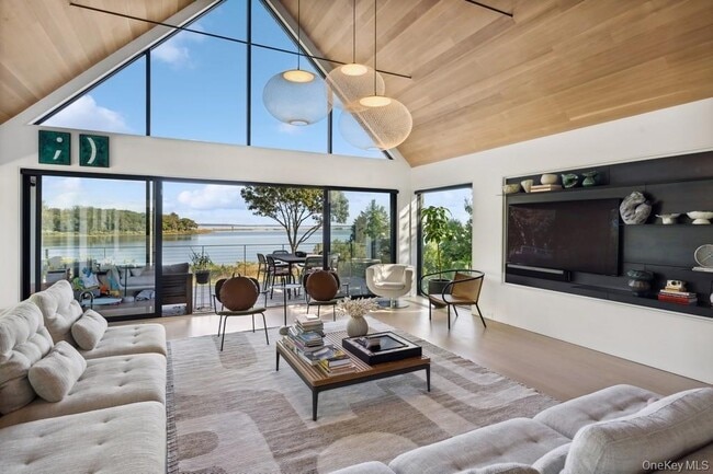 Foto del edificio - 1080 Springs Fireplace Rd