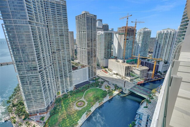 Foto del edificio - 300 Biscayne Blvd Way