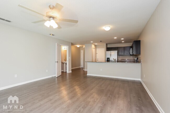 Foto del edificio - 12713 Camden Rd
