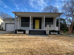 Building Photo - 906 Culpepper Ln