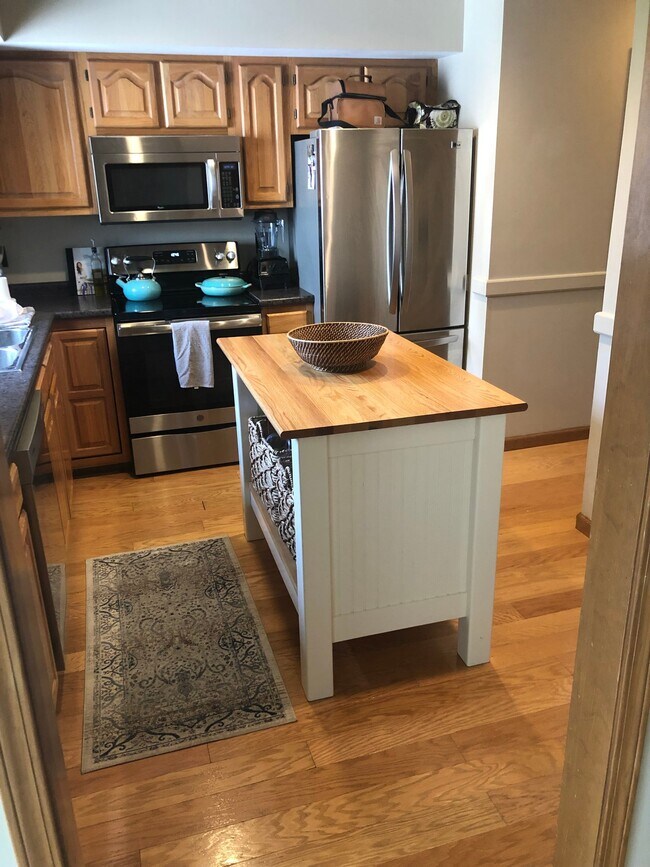 Foto del edificio - 69 Midlake Cir