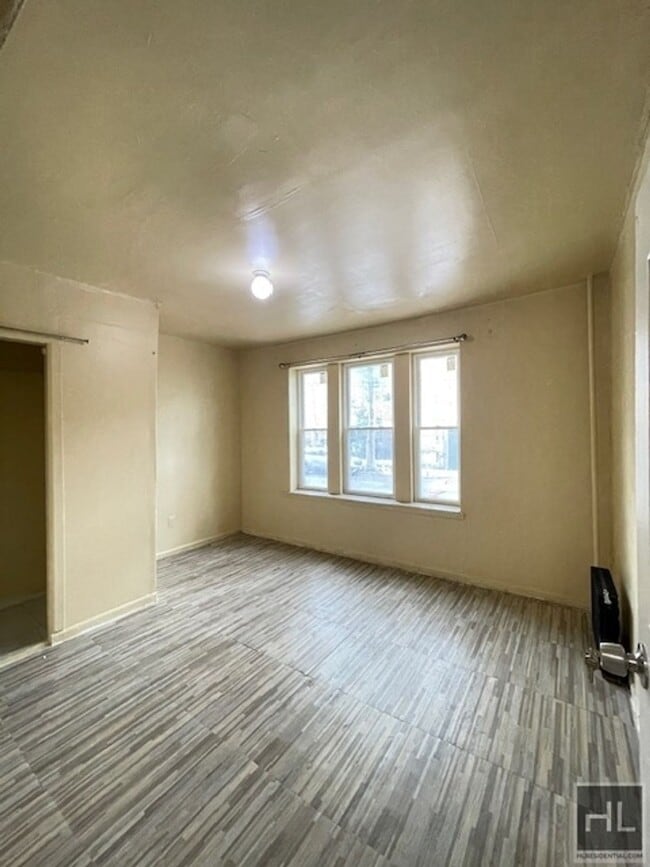Building Photo - 888 Belmont Ave