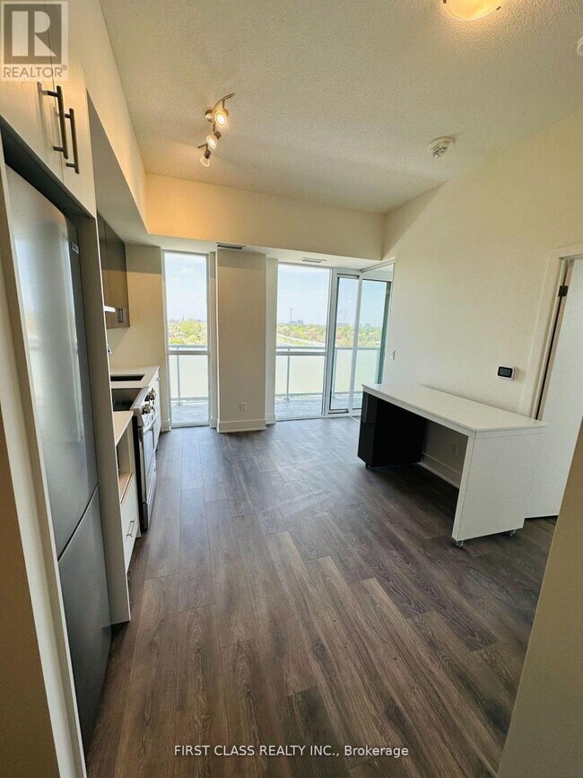 Photo du bâtiment - 188 Fairview Mall Dr