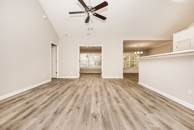 Foto del edificio - 3110 Baywood Ct