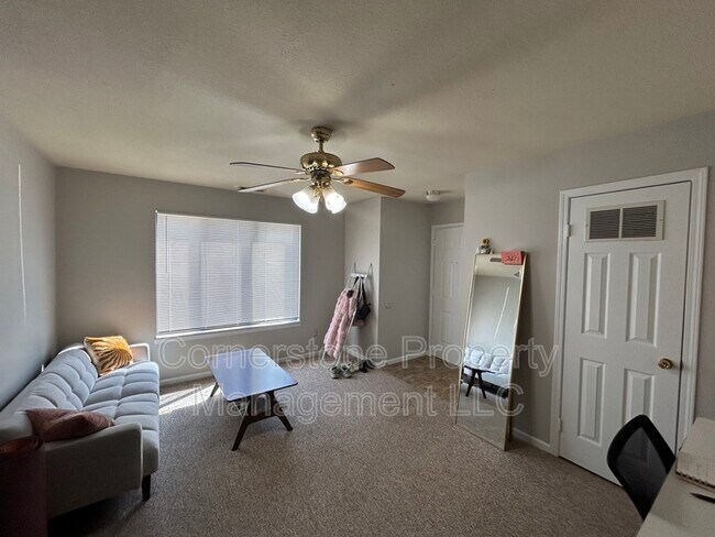 Foto del edificio - 1000 Emery Rd