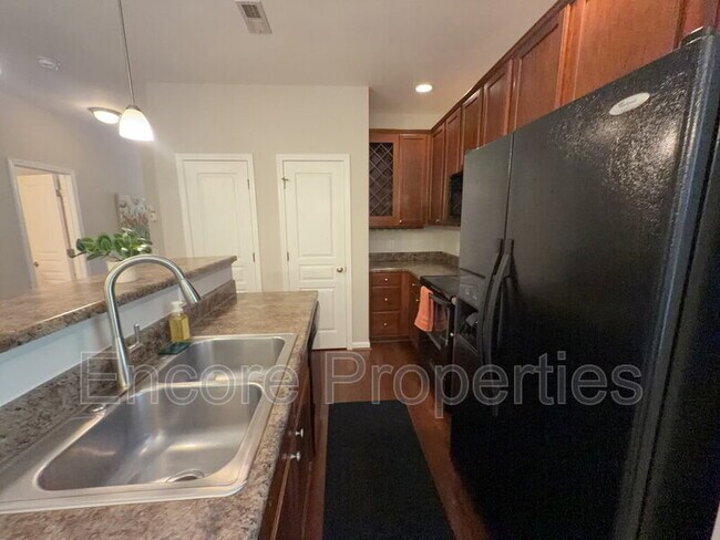 Foto del edificio - 710 Whitetail Creek Way