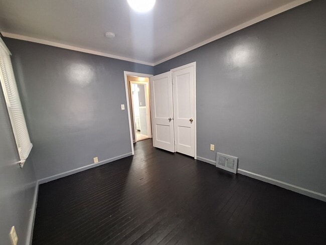 Building Photo - 6338 Lodewyck St