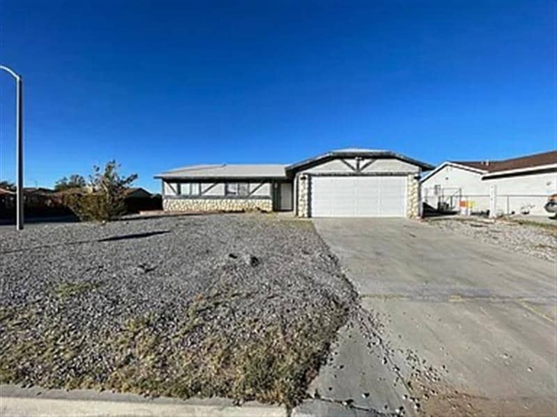 10430 Rodeo House Rental in Adelanto, CA