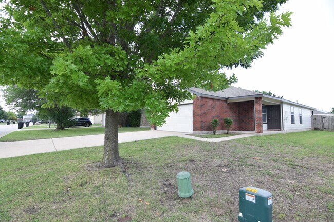 Building Photo - 29 McGugan Ln
