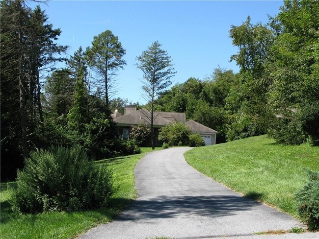 Building Photo - 5400 Riverview Rd