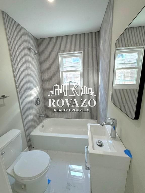 Building Photo - 9 Stecher St