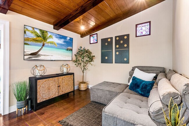 Foto del edificio - 303 Lang Rd