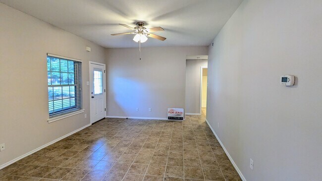 Building Photo - 614 Bent Wood Dr