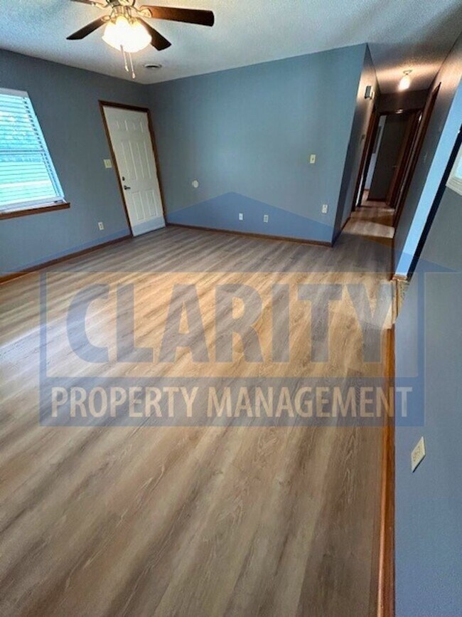 Foto del edificio - Single Family Home with a Spacious Yard!